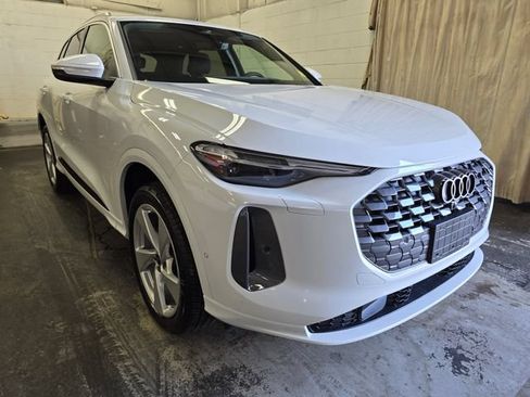 Certified 2025 Audi Q5 Premium Plus w/ Premium Plus AWD/4WD image 4