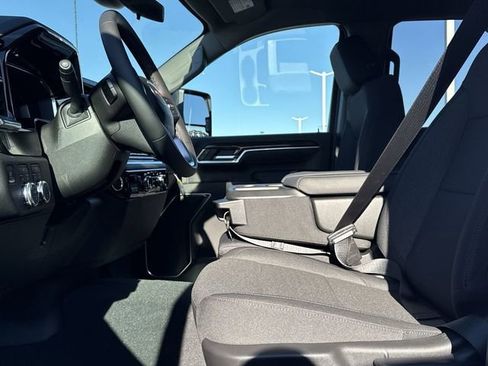 New 2026 GMC Sierra 2500 SLE AWD/4WD image 13