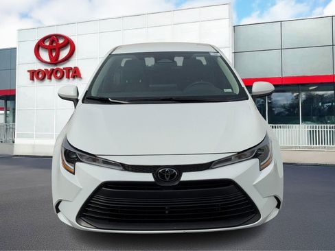 Used 2024 Toyota Corolla LE image 7