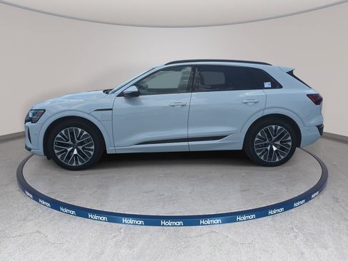 Used 2024 Audi Q8 e-tron Prestige w/ Prestige Package AWD/4WD image 11