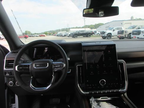 New 2026 GMC Yukon Denali w/ Sun & Power Step Package AWD/4WD image 16