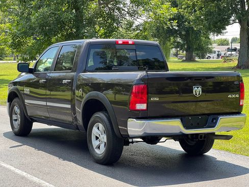 Used 2017 RAM 1500 Classic SLT w/ Luxury Group AWD/4WD image 7