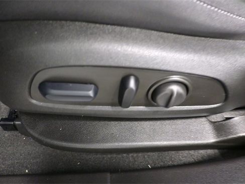 Used 2023 Chevrolet Blazer LT w/ Sound & Technology Package image 11