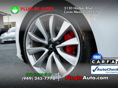 Used 2018 Tesla Model 3 Performance image 5