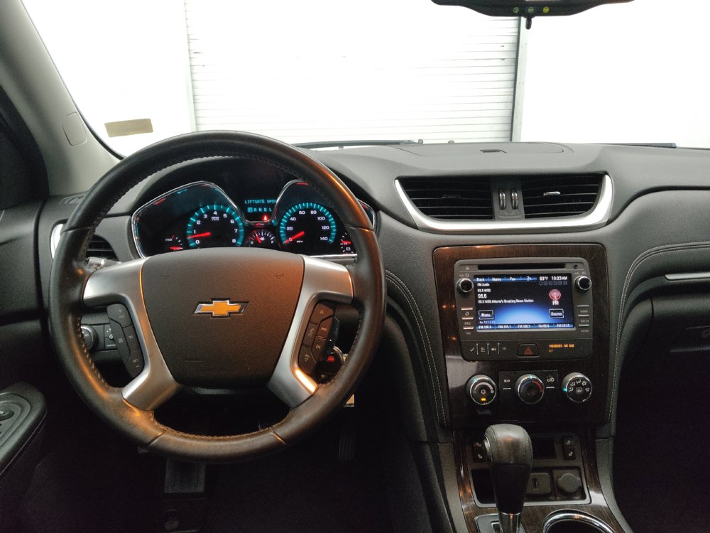 Used 2017 Chevrolet Traverse LT w/ Style and Technology Package FWD image 22