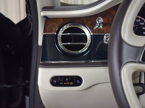 Certified 2020 Bentley Flying Spur W12 image 29