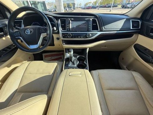 Used 2014 Toyota Highlander Limited FWD image 14