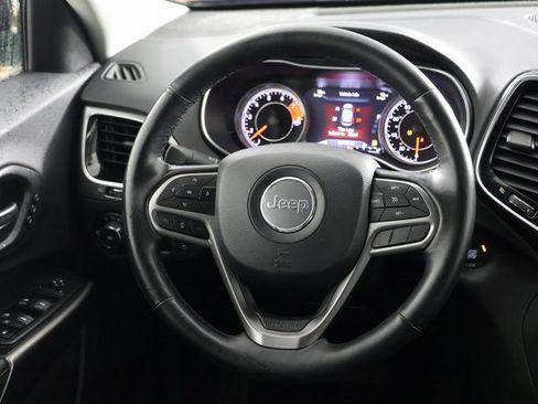 Used 2019 Jeep Cherokee Limited image 10