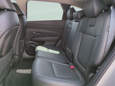 Certified 2025 Hyundai Tucson Limited FWD image 10