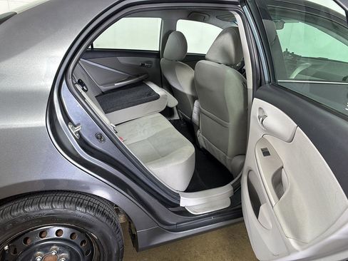 Used 2013 Toyota Corolla LE image 16