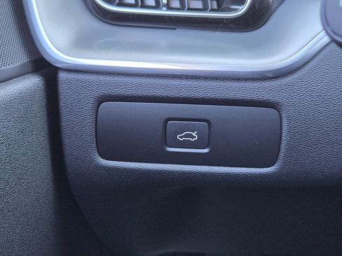 Certified 2023 Volvo XC60 B5 Core w/ Climate Package image 31