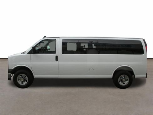 Used 2025 Chevrolet Express 3500 LT w/ LT Preferred Equipment Group RWD image 6