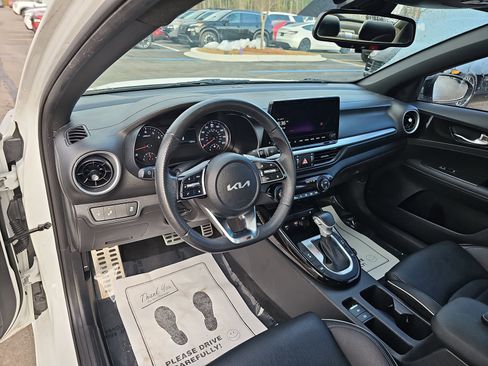 Used 2023 Kia Forte GT-Line w/ GT-Line Premium Package image 16