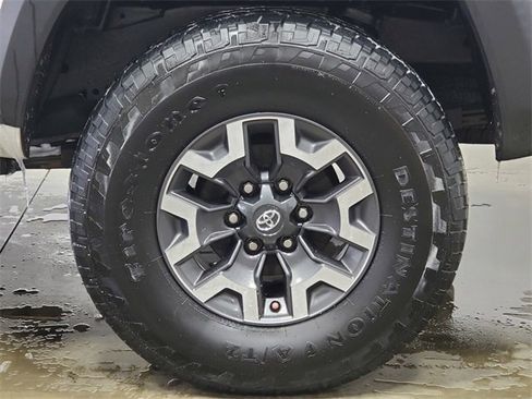 Used 2021 Toyota Tacoma TRD Off-Road image 9