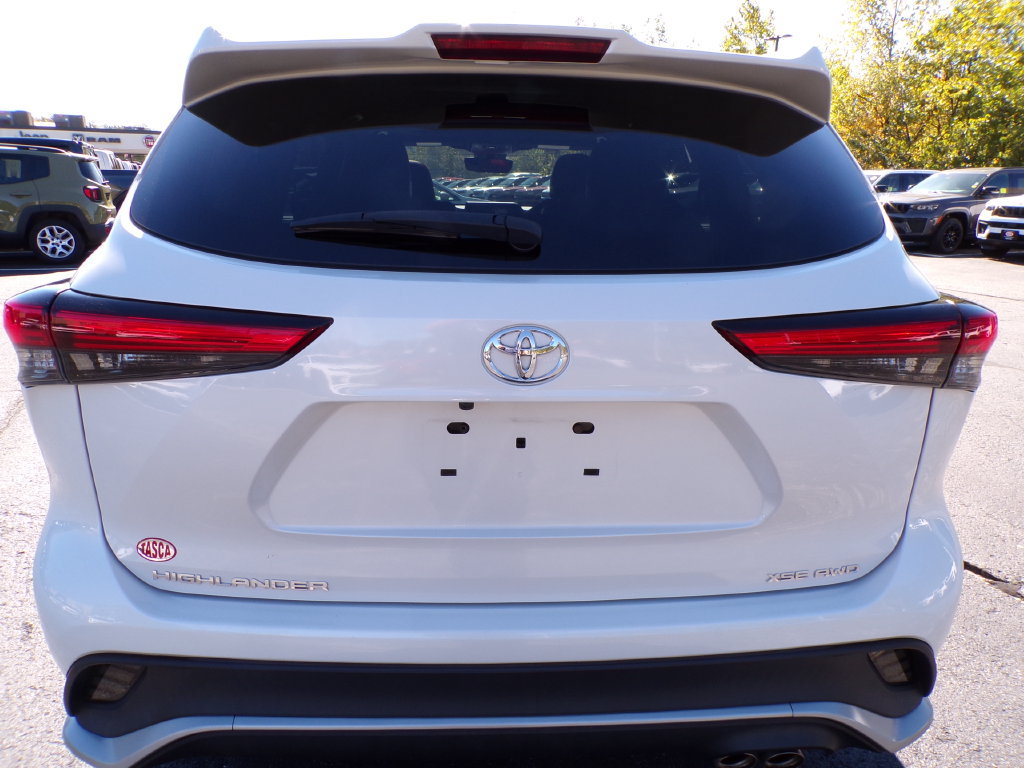 Used 2021 Toyota Highlander XSE AWD/4WD image 8