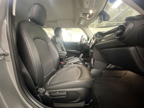 Used 2022 MINI Cooper 4-Door Hardtop FWD image 28