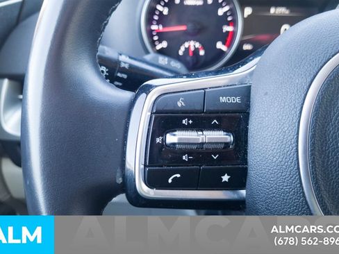 Used 2024 Kia Carnival LX FWD image 29