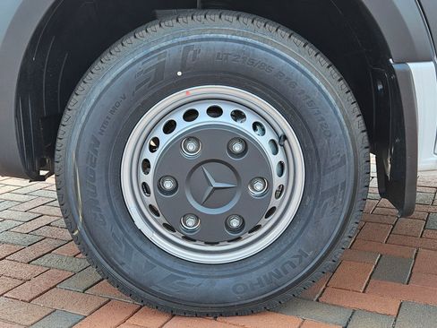 New 2024 Mercedes-Benz Sprinter 4500 image 11