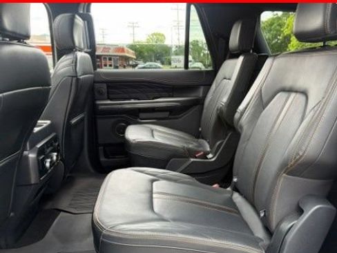 Used 2023 Ford Expedition Max Platinum AWD/4WD image 5