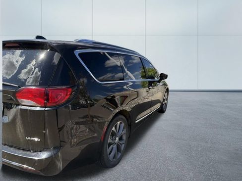 Used 2020 Chrysler Pacifica Limited FWD image 5