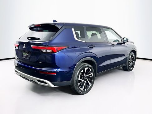 Used 2024 Mitsubishi Outlander SE image 9