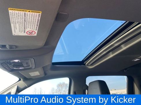 Used 2021 GMC Sierra 2500 Denali w/ Denali Black Diamond Edition image 16