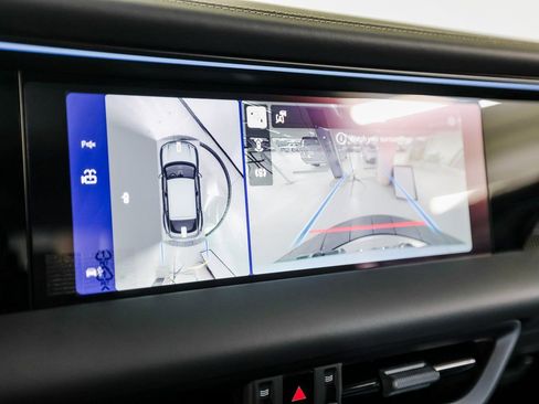 New 2026 Porsche Macan Turbo Electric image 19