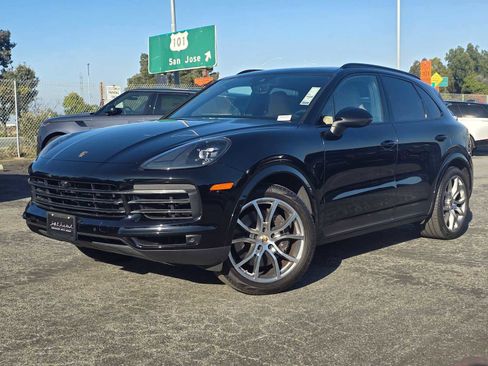 Used 2023 Porsche Cayenne Platinum Edition image 1