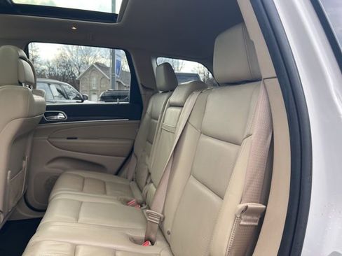 Used 2019 Jeep Grand Cherokee Limited w/ Luxury Group II image 19