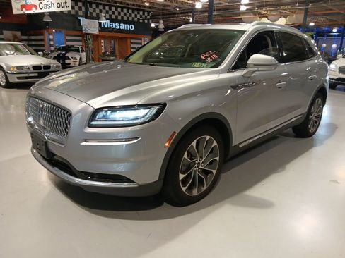 Used 2023 Lincoln Nautilus Reserve AWD/4WD image 10