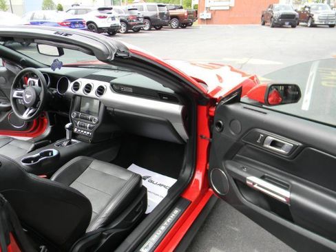 Used 2020 Ford Mustang GT Premium RWD image 25
