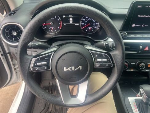 Used 2023 Kia Forte LXS image 7