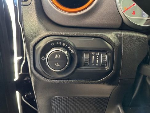 Certified 2022 Jeep Gladiator Mojave image 16