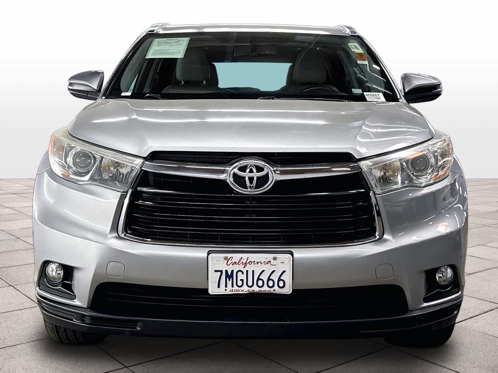 Used 2015 Toyota Highlander XLE AWD/4WD image 3