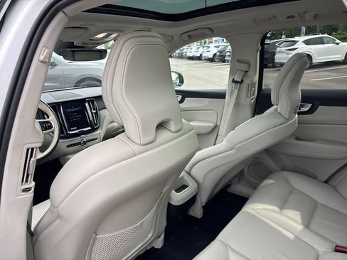 Used 2023 Volvo XC60 B5 Plus AWD/4WD image 9
