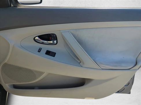 Used 2007 Toyota Camry LE image 25
