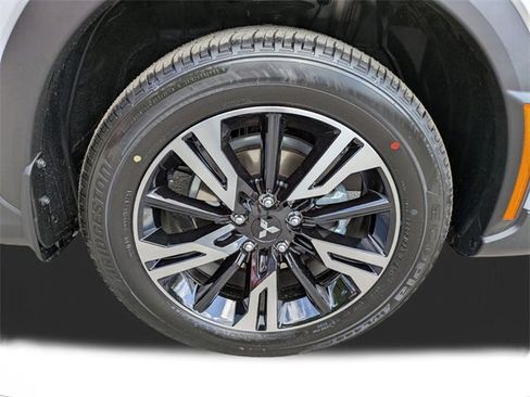 New 2025 Mitsubishi Eclipse Cross SE image 13