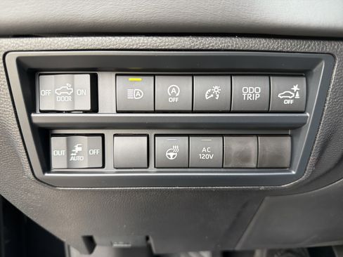 New 2026 Toyota Tundra Platinum AWD/4WD image 18