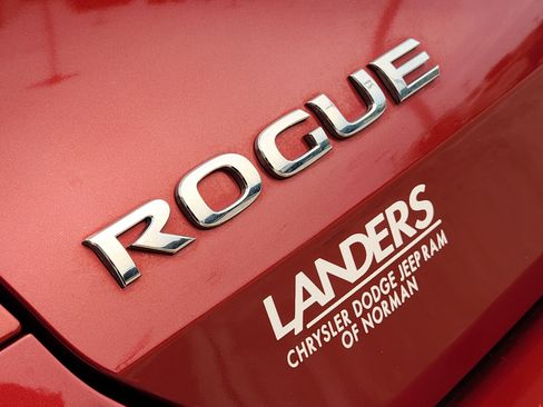Used 2016 Nissan Rogue S AWD/4WD image 11