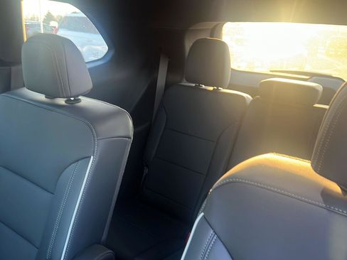 Used 2025 Buick Enclave Preferred w/ Super Cruise Package image 16