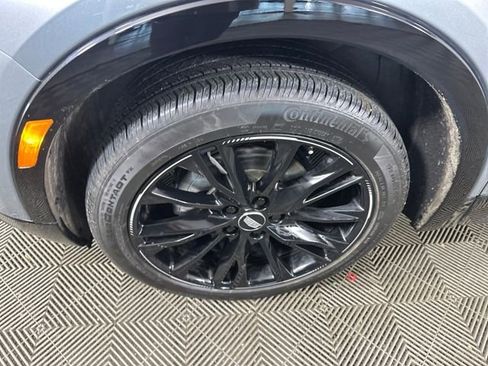 Used 2025 Cadillac XT4 Sport w/ LPO, Onyx Lite Package image 30