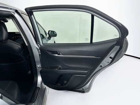 Used 2024 Toyota Camry SE FWD image 28