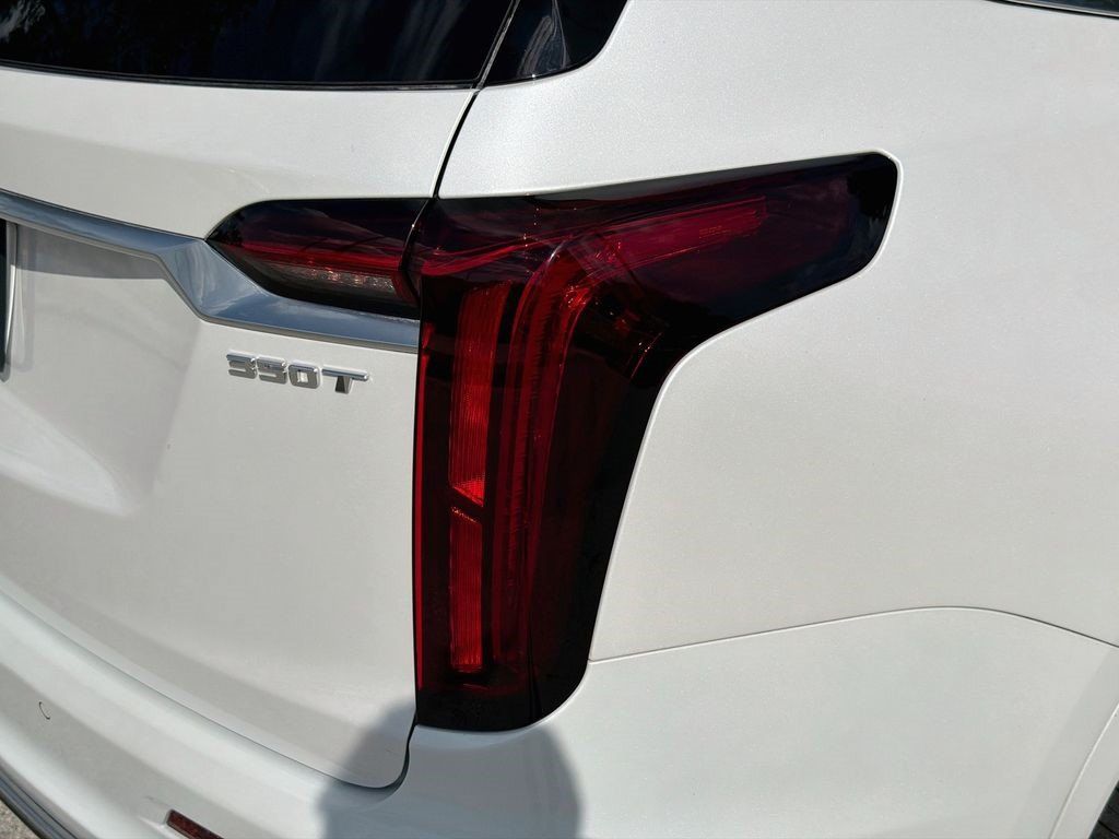 Certified 2024 Cadillac XT6 Luxury FWD image 10