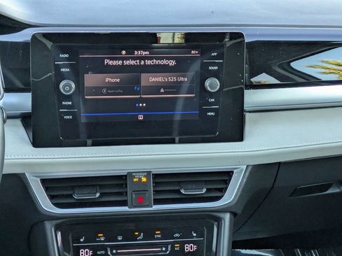 Certified 2025 Volkswagen Taos SE image 12