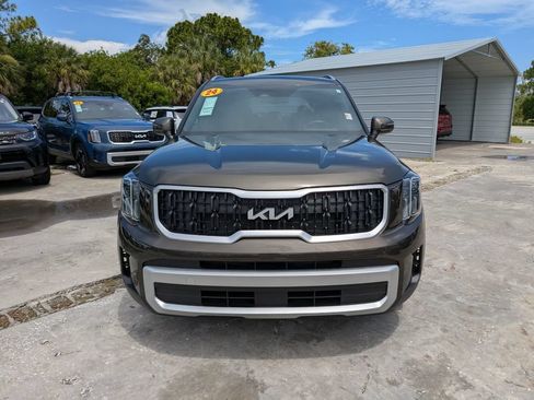 Used 2024 Kia Telluride EX FWD image 3