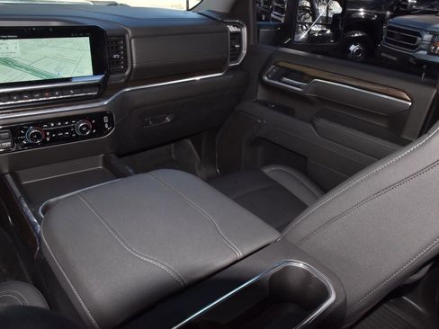 Used 2025 Chevrolet Silverado 2500 LT w/ Safety Package image 17