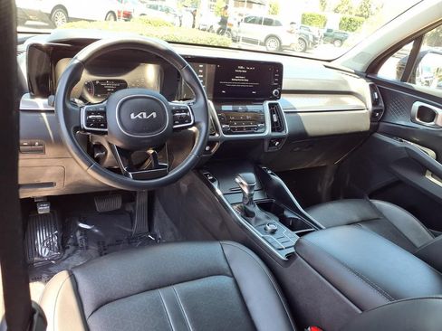 Certified 2023 Kia Sorento S w/ Panoramic Sunroof Package FWD image 11