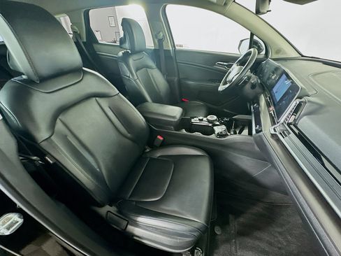 Used 2023 Kia Sportage EX image 29