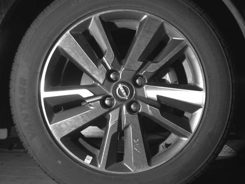 Used 2025 Nissan Versa SV FWD image 13