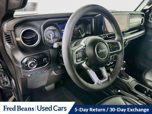 Certified 2024 Jeep Wrangler Unlimited Sahara w/ Technology Group AWD/4WD image 13